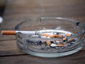 Redução gradual dificulta tentativa de cessar o tabagismo, sugere estudo (Foto: Patrik Stollarz/AFP)